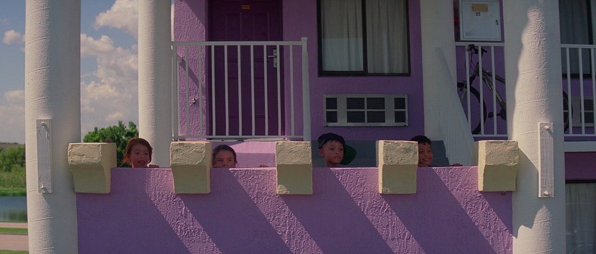 screenscaps's tweet image. the florida project  (2017) dir. sean baker