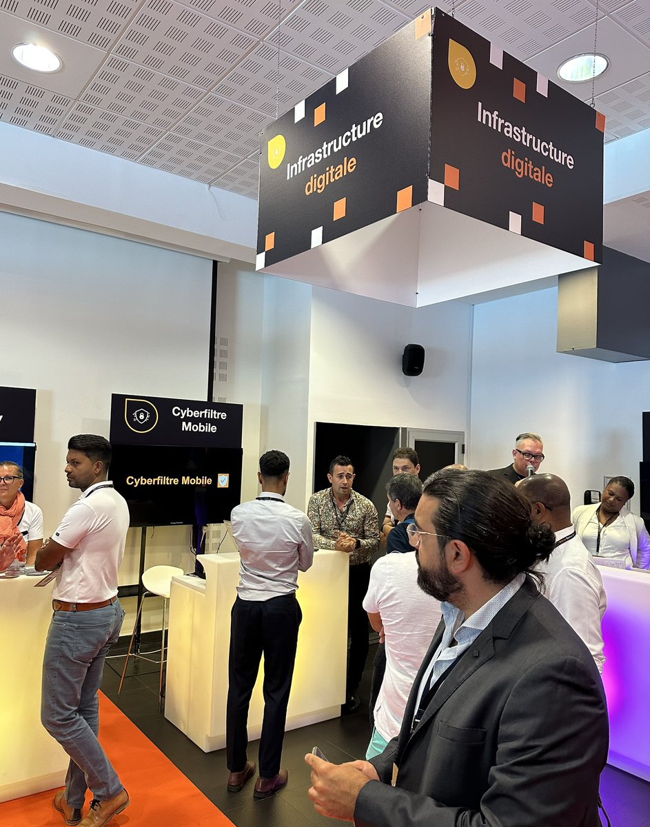 OrangeReunion's tweet image. Orange Business Tour 2025 est lancé 🚀
Au programme : des conférences, des démonstrations et des solutions concrètes pour transformer votre business.
📍 Hôtel Exsel Créolia 
On vous attend jusqu’à 12h