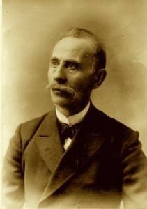 “Dilde, fikirde ve  işte birlik”

Türk kültür adamı İsmail Bey Gaspralı’yı vefatının 111. yıl dönümünde rahmetle anıyorum.