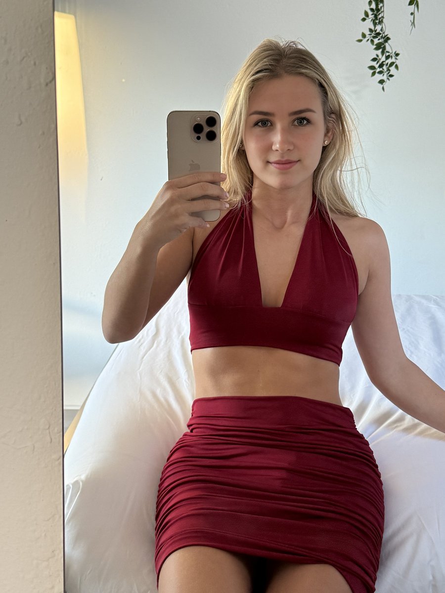 yurtgirlsophie's tweet photo. If you bumped into me would you say hi? btw if you want more sneak peek 👀 click my OF link below babe
https://t.co/eGUaAHJTXR https://t.co/FFQ4E4xcCO