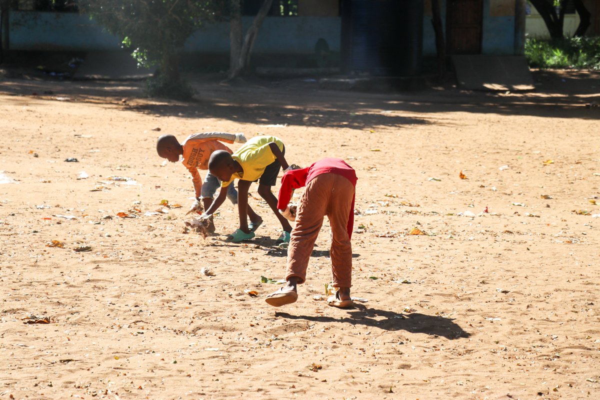 elimu_projects's tweet image. As part of the #ElimuFamiliaStawi program, learners explored the CBC theme of caring for the environment. Through interactive sessions, they learned about waste management, tree planting & everyday actions that make them champions of sustainability. #EFS #Lifelonglearning