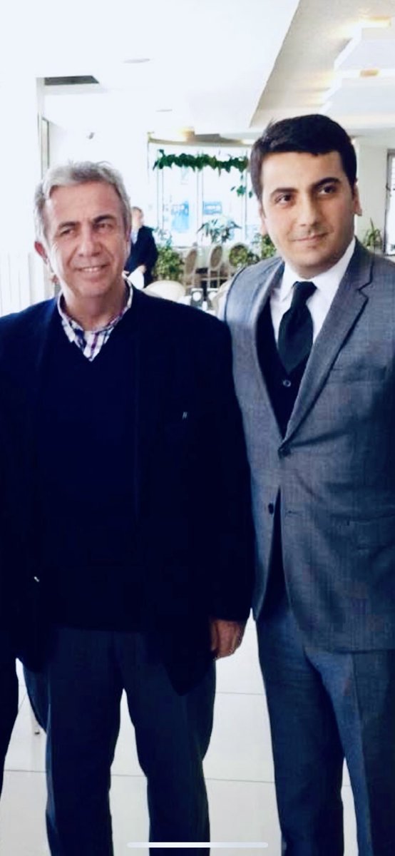 CanTATAR's tweet photo. Ankara’nın başkanı olmadan önce de sonra da onun hayatında hiç bir şey değişmedi. Her zaman onurlu, dik, dürüst ve güçlüydü. Halen de öyle. Bilinsin ki Mansur Yavaş yalnız değildir, onun şahsında bir duruş mücadele azim ve kararlığı temsil eden milyonlarca vatandaşımız vardır. https://t.co/dOJiEGhBK1