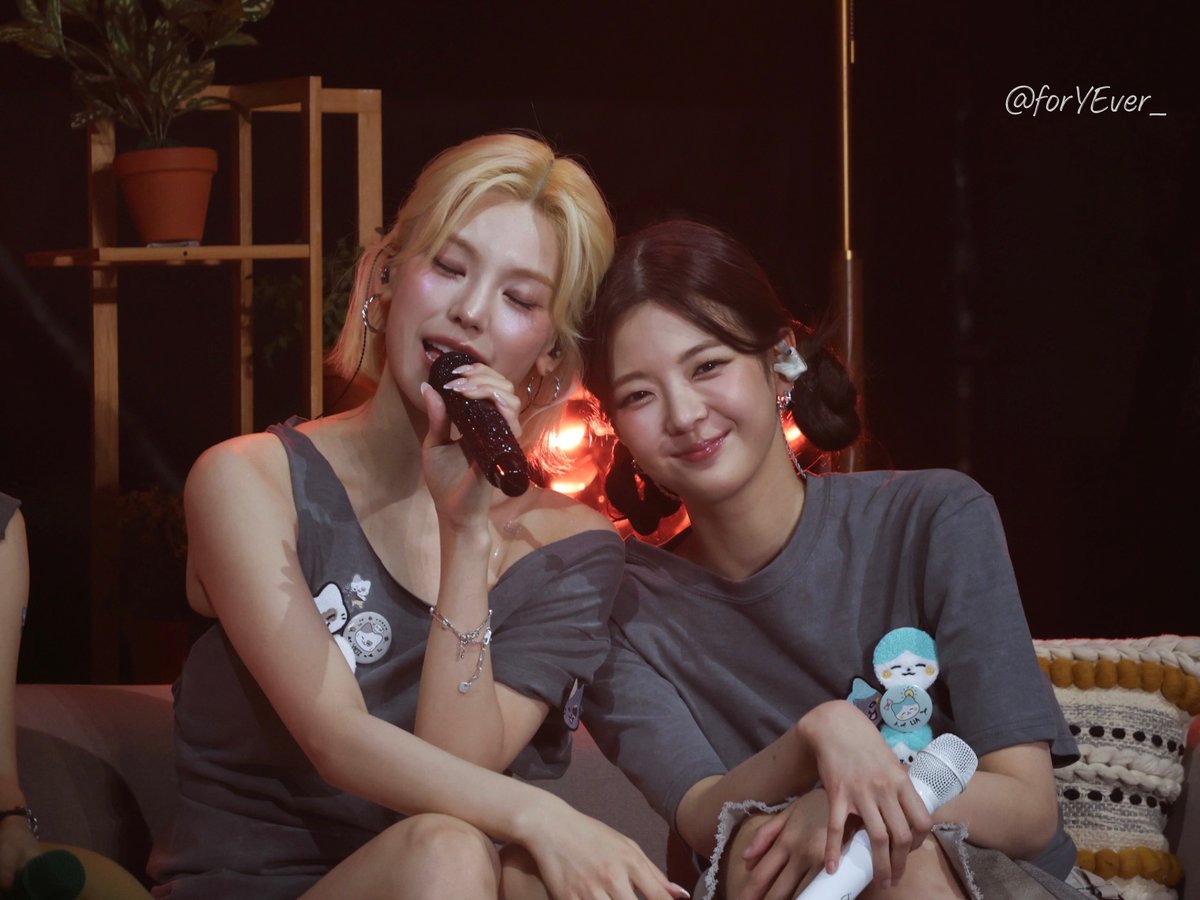 𝟮𝟱𝟬𝟵𝟮𝟬

#예지 #YEJI #옞덩봤덩  
#리아 #LIA  #있지 #ITZY