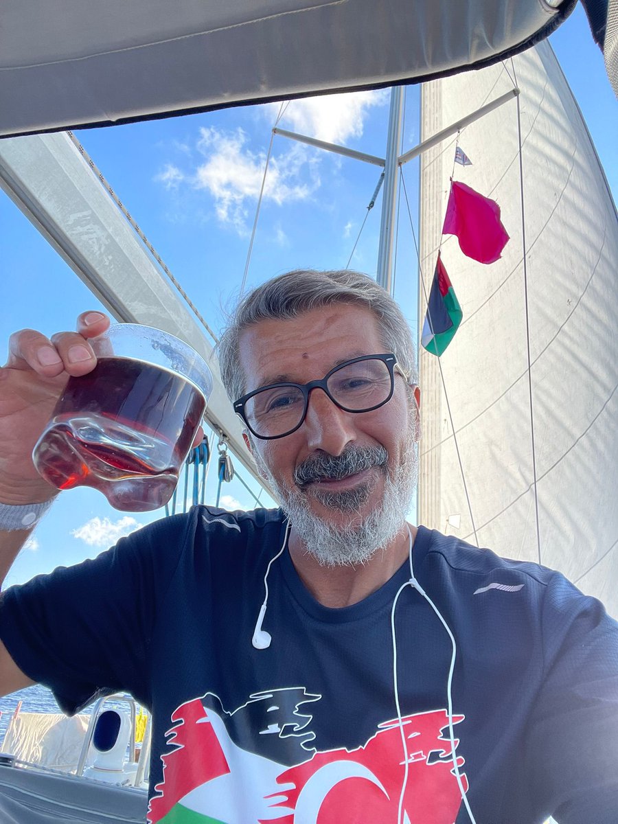 Çay varsa umut da vardır! 
Gazze’ye doğru yola devam inşallah 🇹🇷🇵🇸
<a href="/yyasaryyavuz/">Yaşar Yavuz</a>