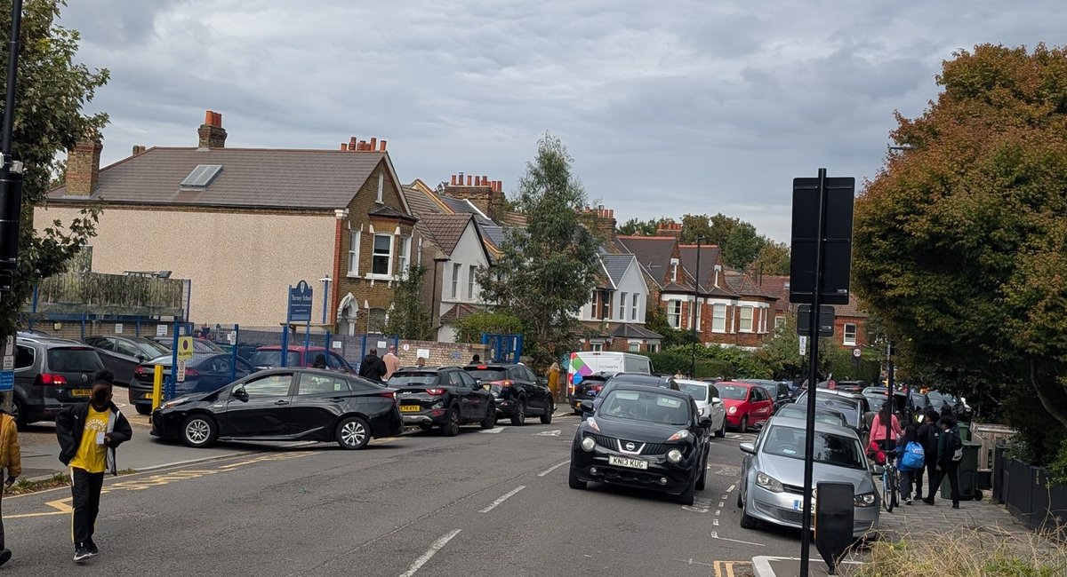 A small handful of <a href="/RosendaleSchool/">Rosendale School</a> drivers park in the road, blocking access to Turney SEND School car park.

This selfish behavior could be eradicated by moving the camera school street filters back to the junction of Croxted Rd, improving safety for everyone 🚸