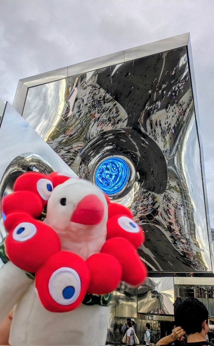 life_is_easy_pp's tweet image. 朝10時前に 万博に着いて
13時には帰る
今日は24万人らしい
パビリオン一切 予約できず

#null2 に いつ入れるのか