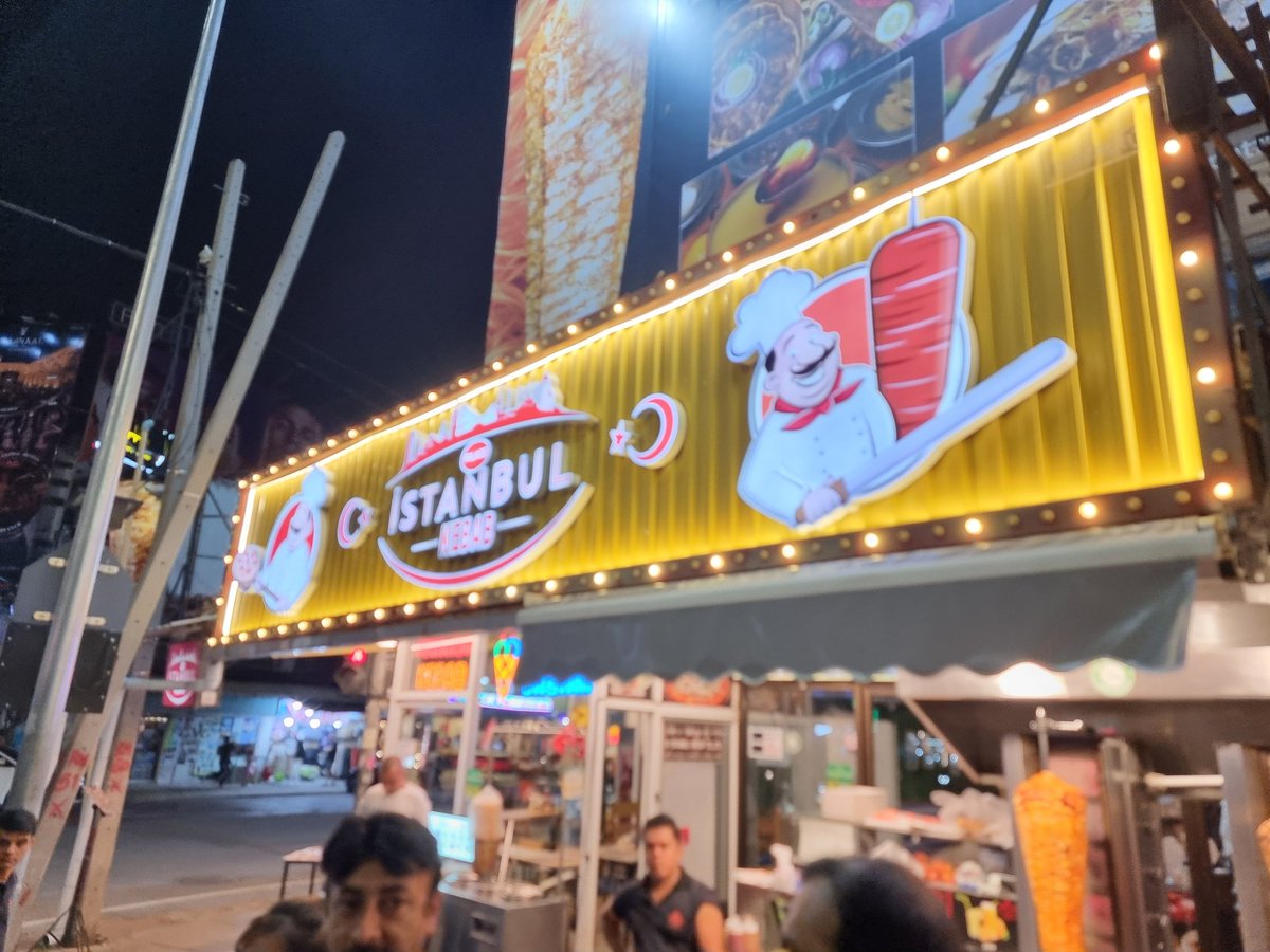 As for the kebab joints at the juncture of South Pattaya Road and the 2nd Road, Master is the best. Tuk tuk a close second, and Istanbul a distant third. #Pattaya #Thailand #Foodie