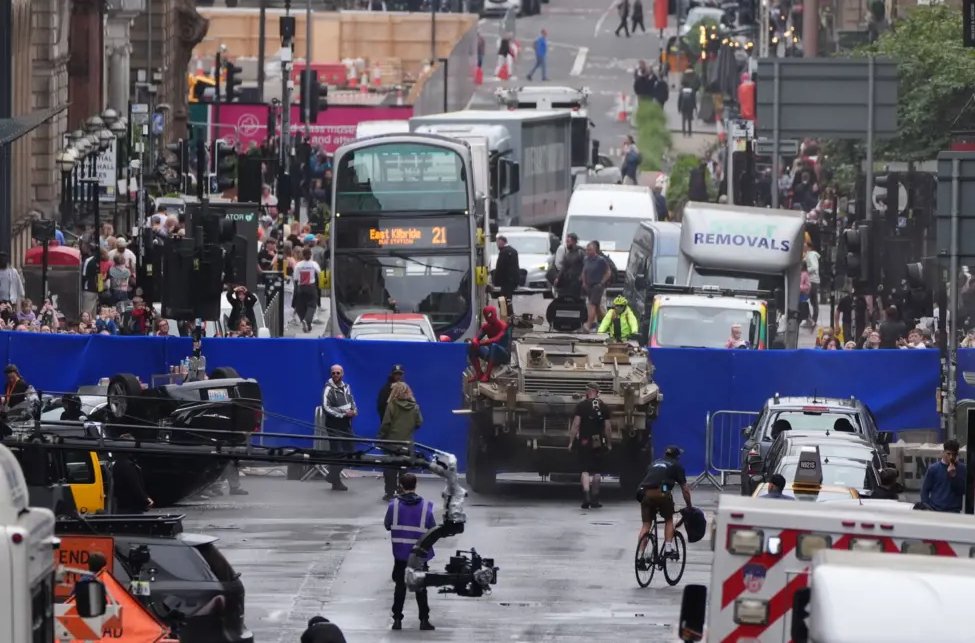 mindlessones's tweet image. "Things didn’t improve and I realised my bus probably wasn’t going to be able to make its regular final stop. I groaned internally as the understanding sharpened into an angry thought: THIS IS THE FAULT OF THAT ACCURSED SPIDER-MAN!"

Issue #23 is the key.

mindless-ones.ghost.io/brace-yourselv…