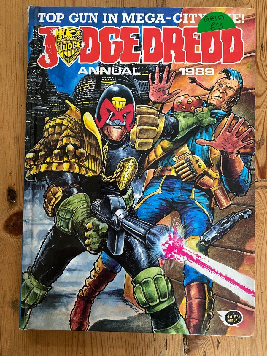 mindlessones's tweet image. "This is direct. Auntie Brenda and Robert Maxwell in an inadvertent team-up promoting a life of sex magick to the kids on Christmas morning."

Issue #24 knows the score.

mindless-ones.ghost.io/all-the-winds-…