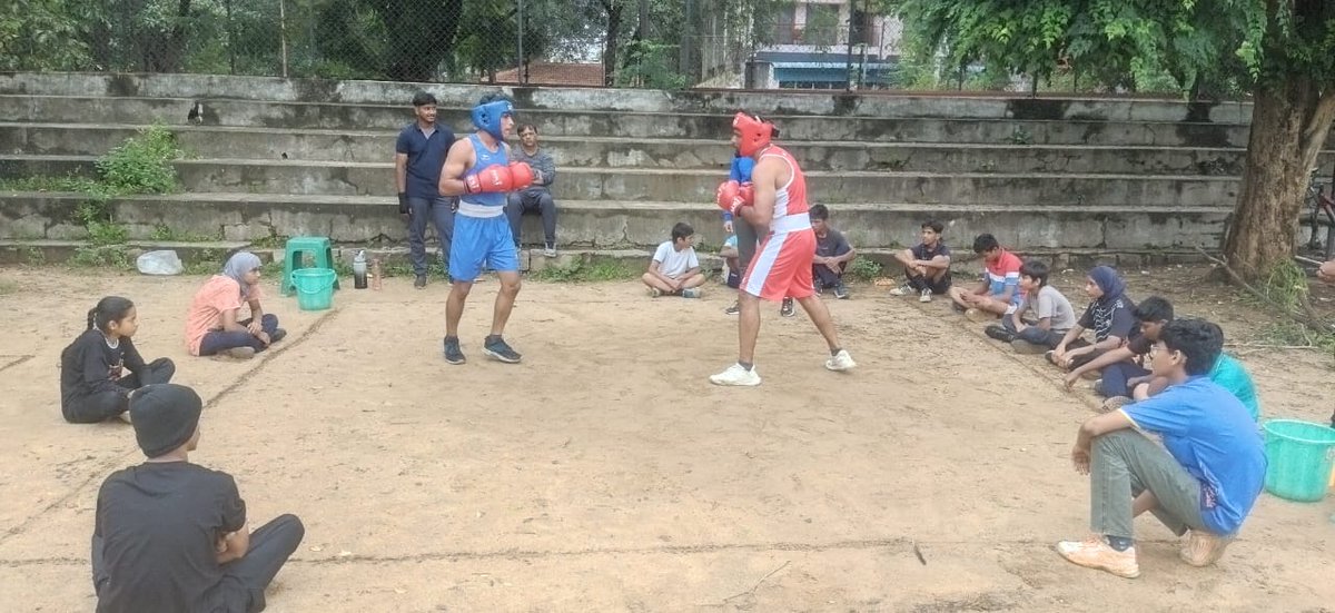 satg_sports's tweet image. ✨ Today’s Boxing Practice Session
📍 Venue: DSA Nizamabad
💪 Get ready for fitness, discipline &amp;amp; powerful training in the ring! 🥊

#boxingpractice #DSANizamabad #fitness #discipline #Sports #sportsauthorityoftelangana