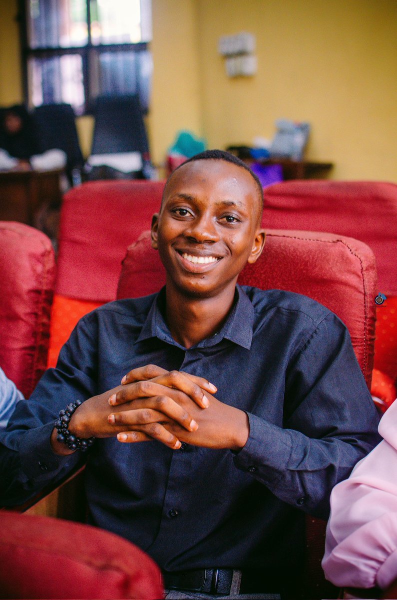 brainywebdev's tweet image. Yo, I’m Adekunle Joshua 😎
A math student who kinda stumbled back into web dev by accident. I was all about video editing for 2+ years— still loving it, honestly—until one random client project flipped the script on me...