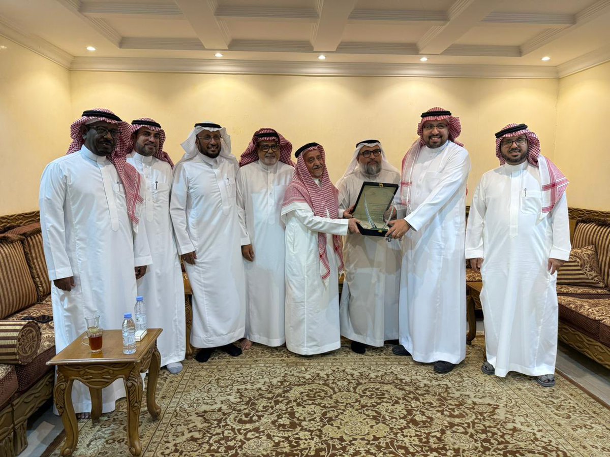 َمجلس إدارة جمعية السكري السعودية الخيرية  سعادة الأستاذ عبدالعزيز الحميدي رئيس مجلس الإدارة، والأستاذ وائل العوفي رئيس شركة رؤية المستقبل للتدريب الصحي، تقديراً لجهودهما المتميزة في إنجاح فعاليات المؤتمر التاسع للداء السكري.
<a href="/ncnp_sa/">المركز الوطني لتنمية القطاع غير الربحي</a> 
<a href="/FV_ACADEMY/">Future Vision | رؤية المستقبل</a>