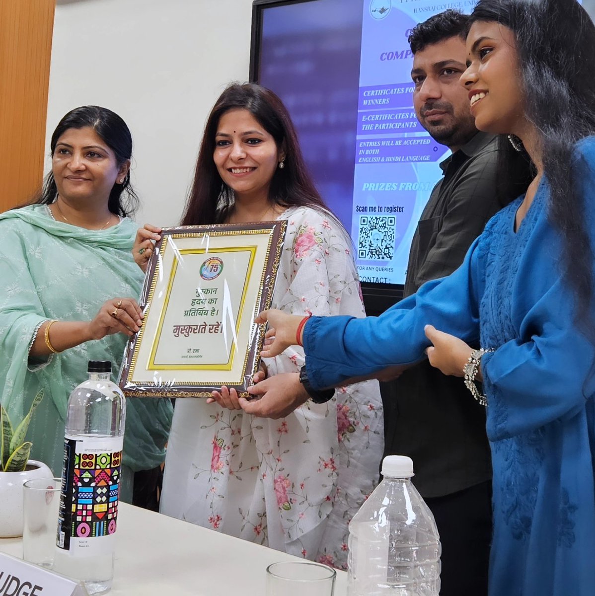 speakupwitpriya's tweet photo. I never imagined that one day I would give a guest lecture at Hansraj College. Thank you to the students and teachers for your support.

#banarasiafsaane #priyamvadadixit #tumharipriyam #ishqoutofbudget #MilanFashionWeek https://t.co/lzUR6Em0dE
