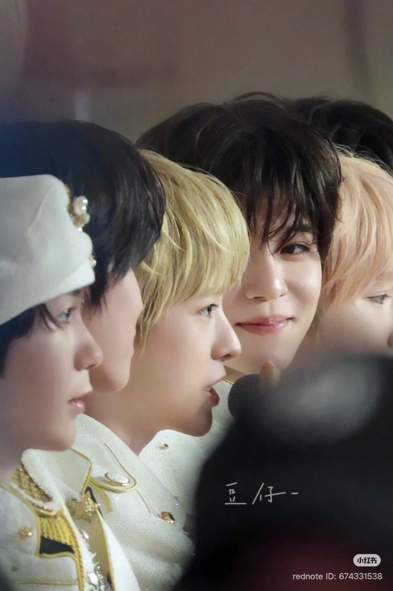 ผู้คนหลากหลาย But baby you look so shine