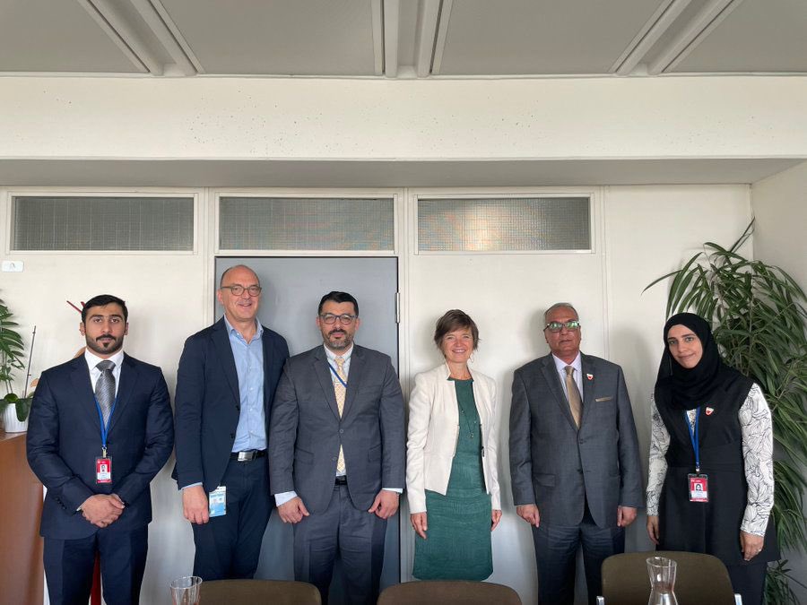 عقد وفد مملكة البحرين المشارك في المؤتمر العام لل IAEA في دورته ال69 عددا من اللقاءات الثنائية مع مديري أقسام المشاريع الوطنية، والأمن والأمان النوويين، حيث تم الاطلاع على أفضل الممارسات في هذا المجال من خلال المعرض الفني المصاحب للمؤتمر.