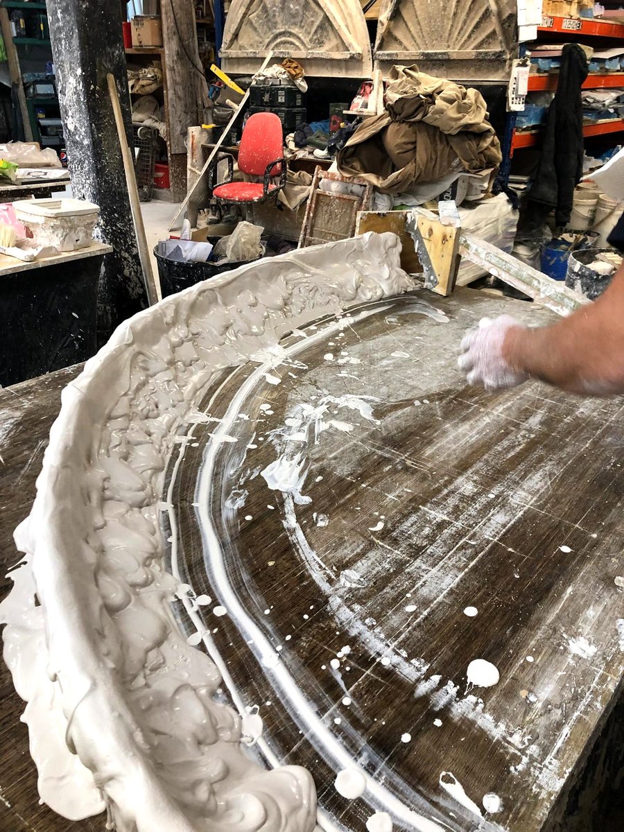 CSJbespoke's tweet image. Running up a curved cornice reverse mould!
#bespokeplastermouldings #homeimprovements #home #cornice #fibrousplaster #love #art #satisfying #fun #restoration #craftsmen #skill #decoration