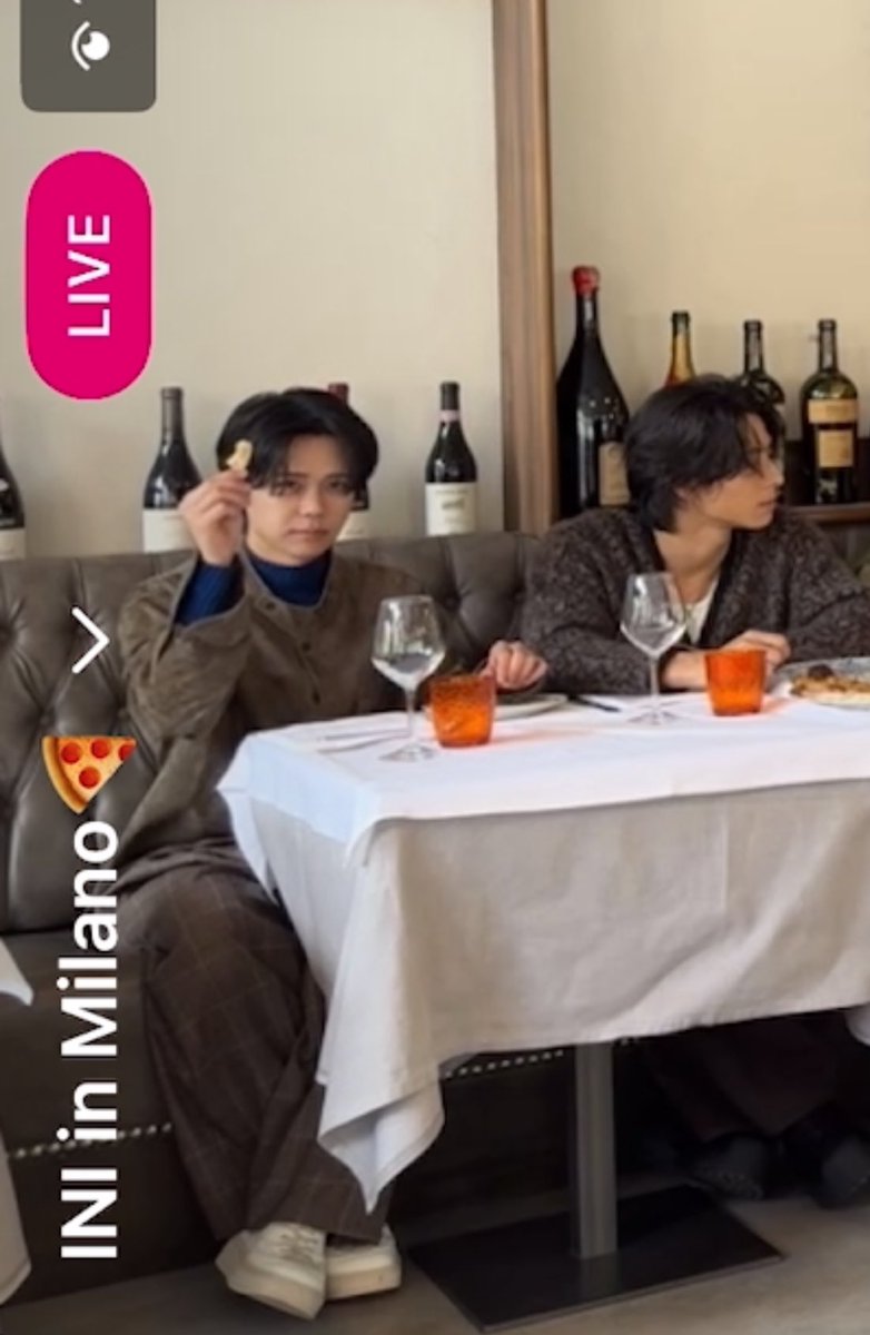 「俺今から食べるよー」と
「俺もうすぐ食べ終わるよー」を

教えてくれる京介さん

#INI #藤牧京介