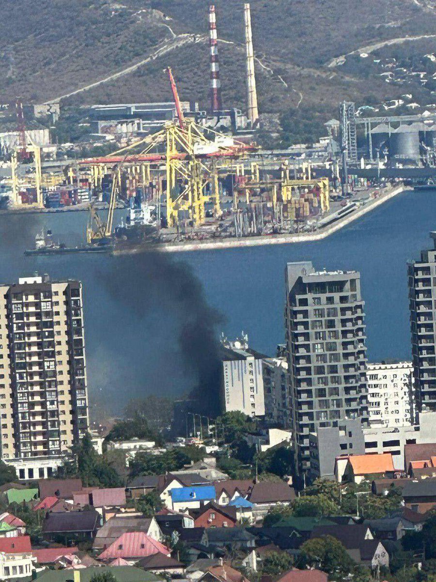 SgforgoodStella's tweet image. People  were killed and were injured in the #Ukraine’s attack on #Novorossiysk, #Russia 

"This afternoon the city was subjected to a monstrous attack by the #Kiev  regime. Drones struck the city center in broad daylight. Unfortunately, there are casualties. 

#Trump statements…