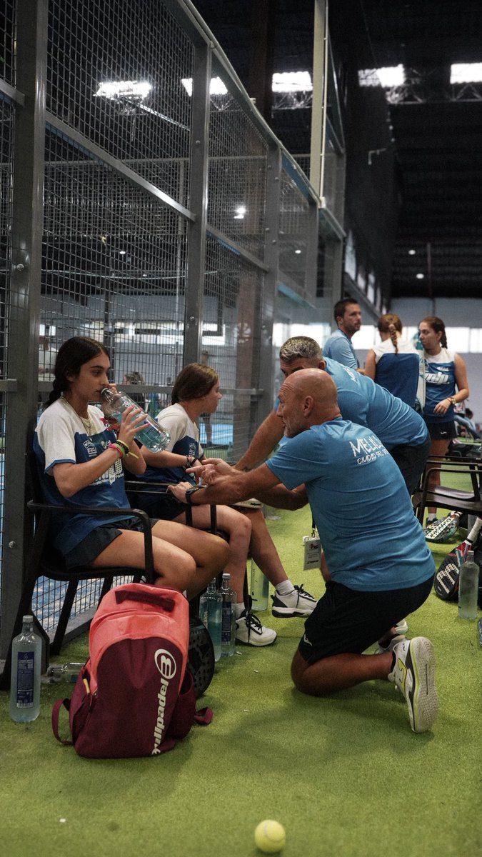 💧🙌 ¡Gracias, Cabreiroá!

Queremos agradecer a <a href="/cabreiroa/">Cabreiroá</a> por su colaboración en el campeonato de España de menores por selecciones autonómicas , facilitando agua a todas las selecciones y jugadores.

Un apoyo fundamental para que todos pudieran dar lo mejor en la pista. 💪🎾