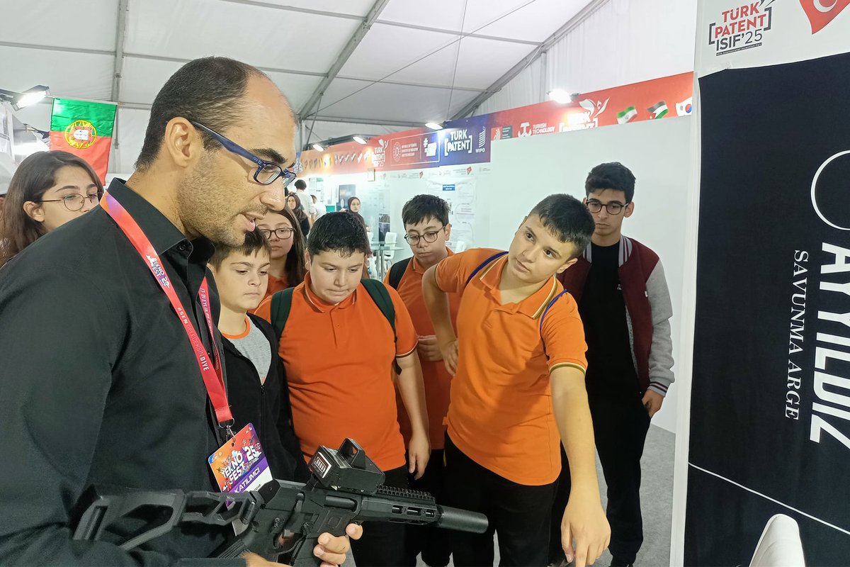 ALKÜ yüksek lisans öğrencisi Ayberk Kafadar, Türk Patent ve Marka Kurumunun (TÜRKPATENT) davetiyle katıldığı TEKNOFEST İSİF’25 (10. İstanbul Uluslararası Patent Fuarı) uluslararası yarışmasında Altın Ödül kazandı.

Detaylar için: alanya.edu.tr/haberler/alku-…