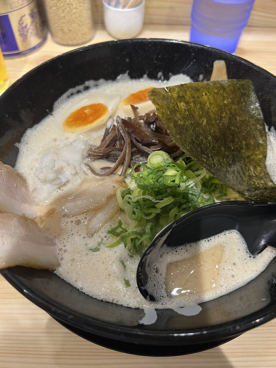 terawaroz's tweet image. なぜ俺は仕事で博多来てまで広島空港の悪口を…
#TRAKTOR