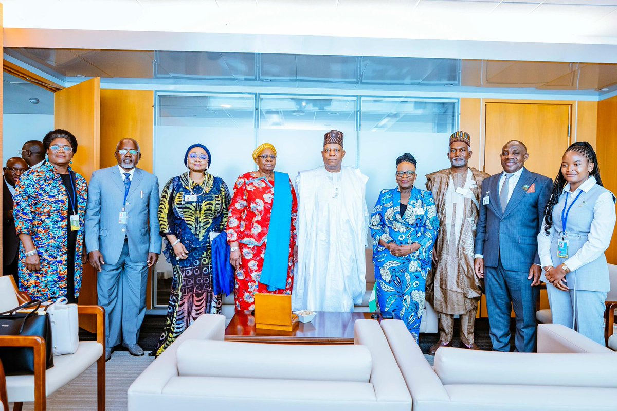 officialSKSM's tweet image. Vice President @KashimSM, Tuesday morning, played host to the President of Namibia, Nandi-Ndaitwah, on the sidelines, where both leaders engaged in bilateral talks, during which the Namibian leader announced her planned official visit to President @officialABAT in Nigeria.

The…