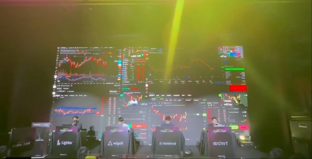 kaikaibtc's tweet image. 全民皆赌？韩国 &amp;amp; Upbit &amp;amp; Giwa

最近在韩国区块链周（KBW），#KBW2025 的狂热氛围简直超出想象，韩国真的是一个巨大的“赛博赌场”。

#KBW ——精心策划的“国民情绪点燃仪式”

   今年的 #KBW，表面上看是一场国际化的行业盛会，但其内核，更像是一场面对韩国国民的、精心策划的“情绪点燃仪式”。