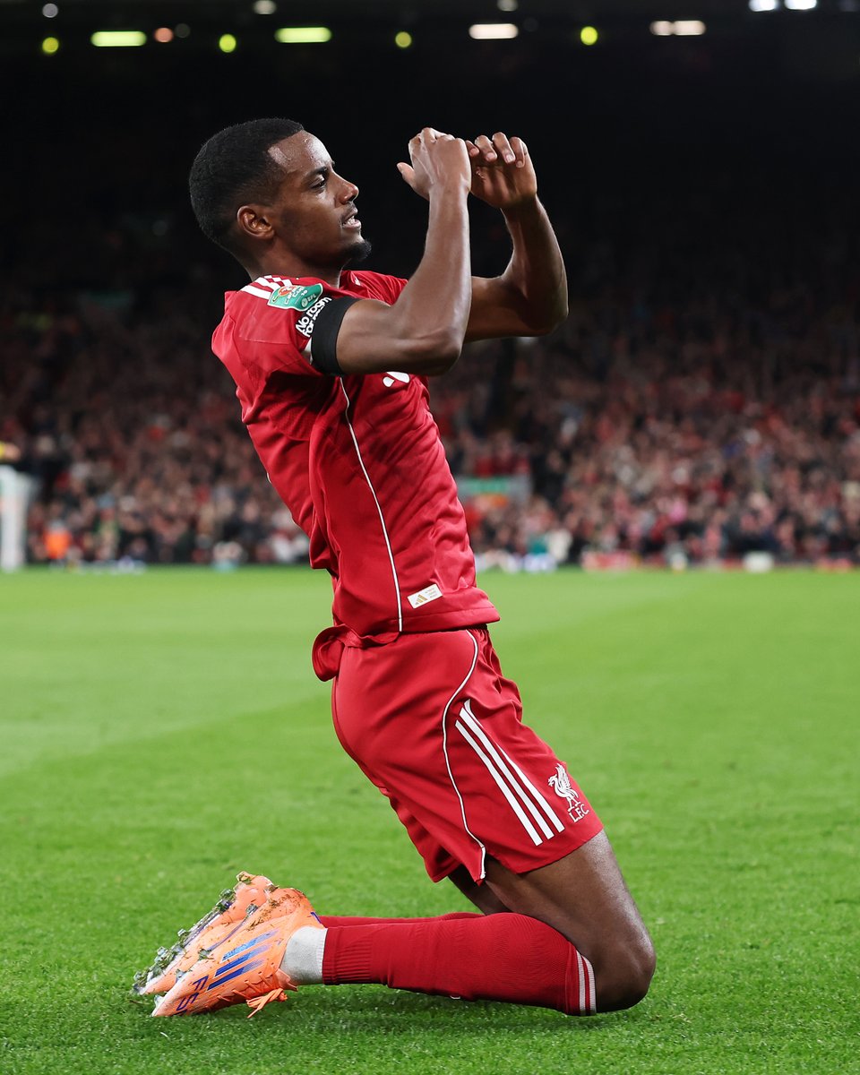 Isak off the mark 🔴

#UCL