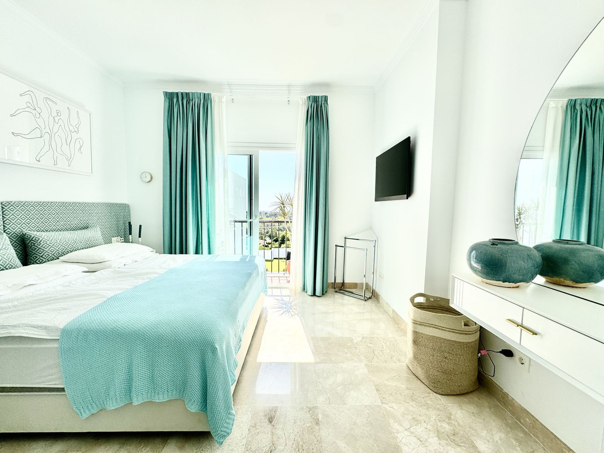 marbellachoice's tweet photo. El Paraíso 2-Bed Penthouse Panoramic Sea &amp; Golf Views - https://t.co/BGGZtA7rkN https://t.co/8E6EUwWjgr