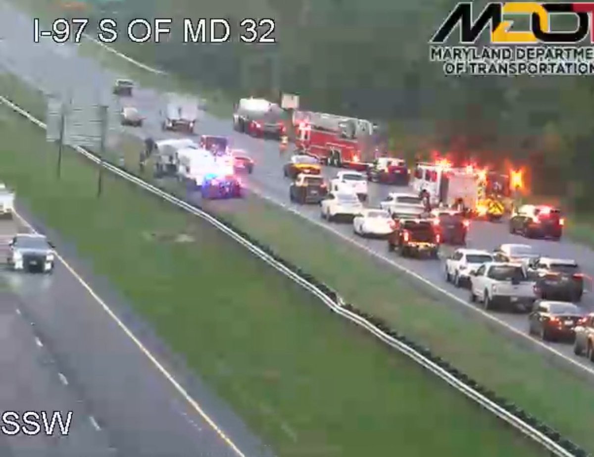 Crash activity on I-97 SB just past MD-32 blocks the right lane and with additional activity in the left shoulder. Delays start at Benfield Blvd. <a href="/wbalradio/">WBAL NewsRadio 1090 and FM 101.5</a> @98rock #wbaltraffic #mdtraffic #Crownsville