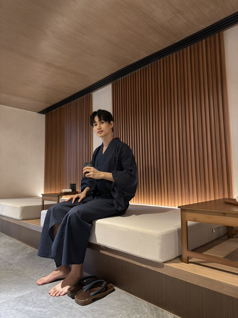 tcn7746's tweet photo. Would you like some tea? Thai tea, please. Haha.🏖️🍵✨
@akarapattaya
#akarapattaya
#于希恒 #SwingKick
#ยกนี้พี่ต้องชนะ #Boxertheseries
#lovemediathailand https://t.co/lDr5v3SHDM