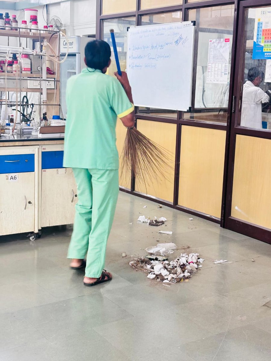 csir_ncl's tweet image. Swachhata in Action at CSIR-NCL!
As part of the Swachhata Hi Seva (SHS) campaign, a special lab &amp;amp; workplace cleaning drive was carried out at CSIR-NCL, Pune. @CSIR_IND @AshishLele3467 #CSIRNCL #SwachhataHiSeva2025 #SwachhBharatAbhiyan