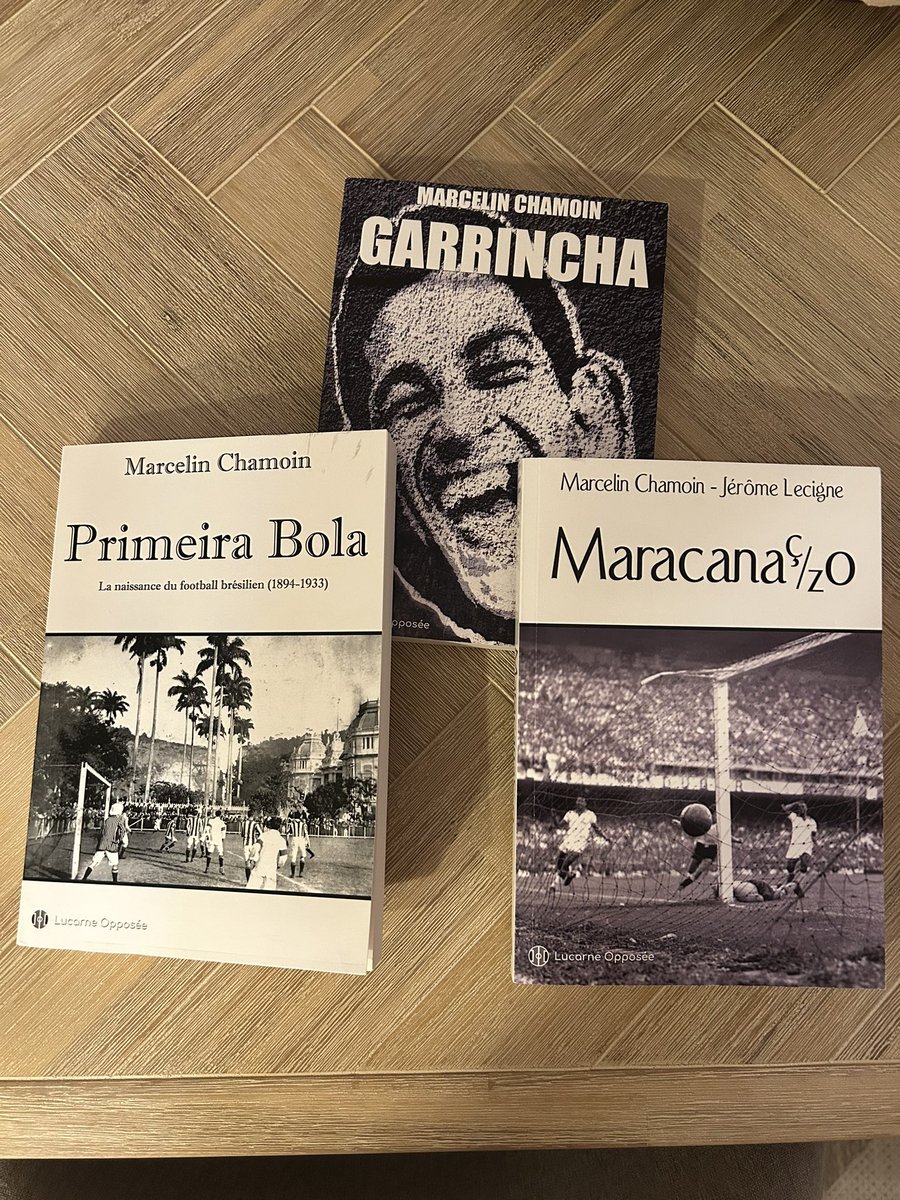 Il y a 10 ans, je rejoignais la folle aventure <a href="/LucarneOpposee/">Lucarne Opposée</a> Depuis, 11 éditions du Brasileirão couvertes, 100+ articles culture foot entre le site et les mags et trois livres (Garrincha, Primeira Bola et Maracanac/zo) publiés. Souhaitez moi encore au moins 10 ans de LO 🙌🤩🇧🇷