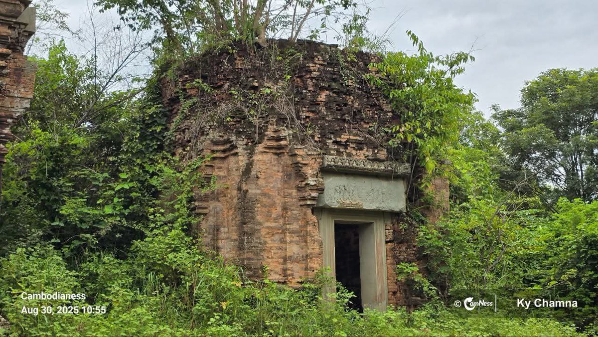 TTNEnglish's tweet image. Preah Phnom: A Hidden Treasure in a Quiet Farming Village

SIEM REAP — For travelers eager to venture beyond the well-trodden paths of Angkor, Preah Phnom offers a rare glimpse into Cambodia’s ancient past.

Nestled far from the bustle of National Road 6, this quiet temple feels