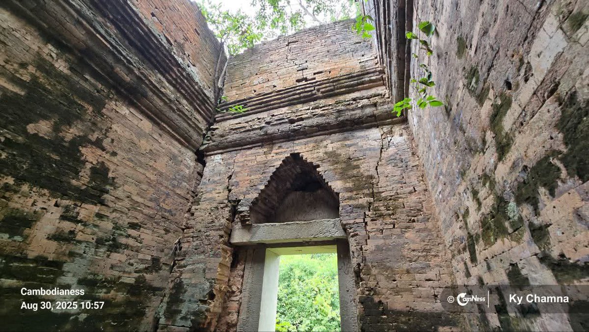 TTNEnglish's tweet image. Preah Phnom: A Hidden Treasure in a Quiet Farming Village

SIEM REAP — For travelers eager to venture beyond the well-trodden paths of Angkor, Preah Phnom offers a rare glimpse into Cambodia’s ancient past.

Nestled far from the bustle of National Road 6, this quiet temple feels