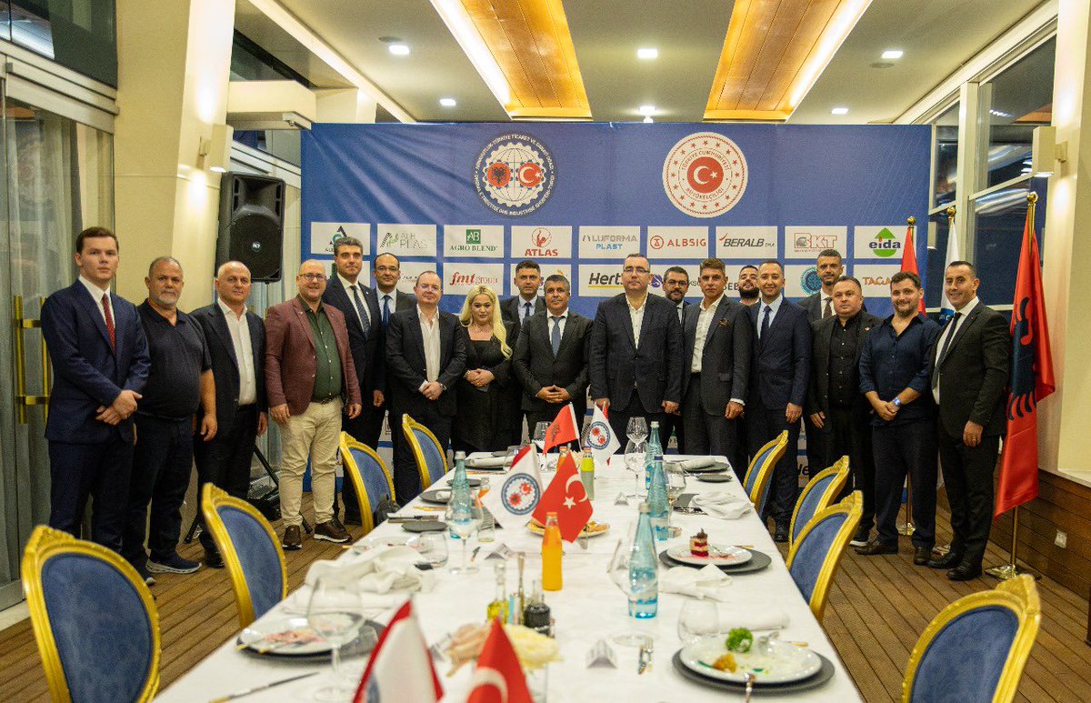 🇹🇷🇦🇱
ATTSO Yeni Yönetim Kurulu tanışma yemeğinde Büyükelçimiz Sn. Tayyar Kağan Atay, Ticaret Müşavirimiz Sn. Tarık Aksoy ve değerli yönetim kurulu üyelerimizle bir araya geldik.
Çok keyifli ve anlamlı bir akşam oldu 🙏

#ATTSO #TürkiyeArnavutluk #TicaretKöprüsü