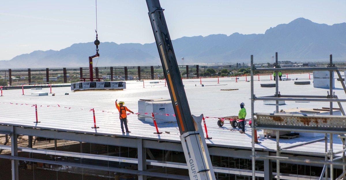 Data centers house some of the world’s most critical infrastructure. Learn how DEXcell® Roof Board products provide essential protection for these high-value facilities: nationalgypsum.com/ngconnects/blo…