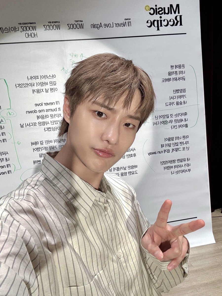 [📷]
250924 뮤직레시피

‘I'll Never Love Again’
일타강사 우즈쌤 수강 후기📝

⭐️⭐️⭐️⭐️⭐️ / 무*
❝선생님이 멋있고 수업이 친절해요❞

⭐️⭐️⭐️⭐️⭐️ / *즈
❝선생님이 귀여워서 집중하기 조금 힘들었지만,
알려주신 발성법으로 노래방 100점 받을 수 있을 거 같아요❞

#WOODZ #우즈
#뮤직레시피