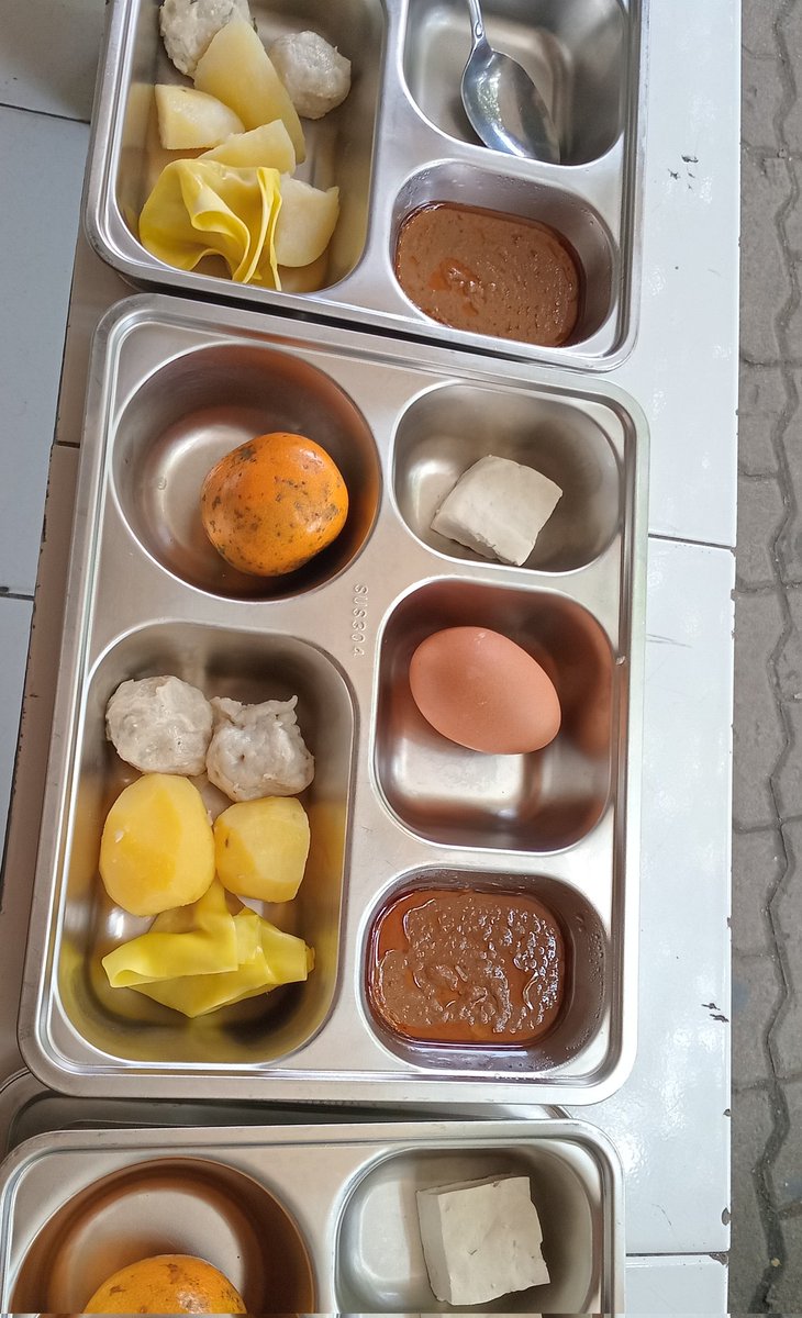 mbg akk tadi siang siomay yummm!! 😋😋 di tempat kalian apaa?