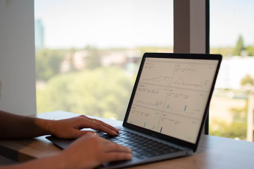 V3arev's tweet photo. When evaluating software license cost, businesses should factor in long-term value, security, and vendor support, not only upfront fees. Visit https://t.co/o2O8V4kc7Z
 for #softwarelicensecost https://t.co/r4C6uYUdHk