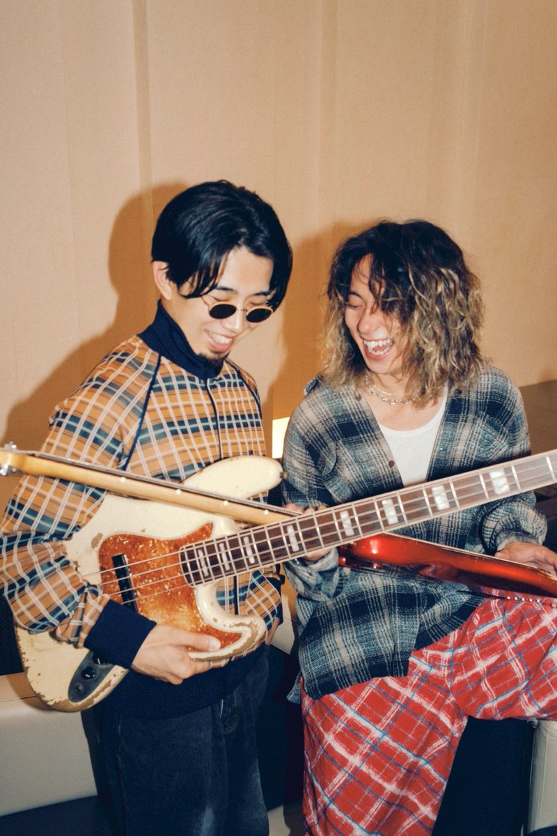 yukako210's tweet image. 【拡散希望】
BREIMEN高木祥太さん＆King Gnu新井和輝さんの対談が実現しました🔥
#KingGnu #BREIMEN 

このシーンが大好きな音楽ラバー
King GnuやBREIMENが切り拓いた道に憧れるミュージシャン
たくさんいると思います…