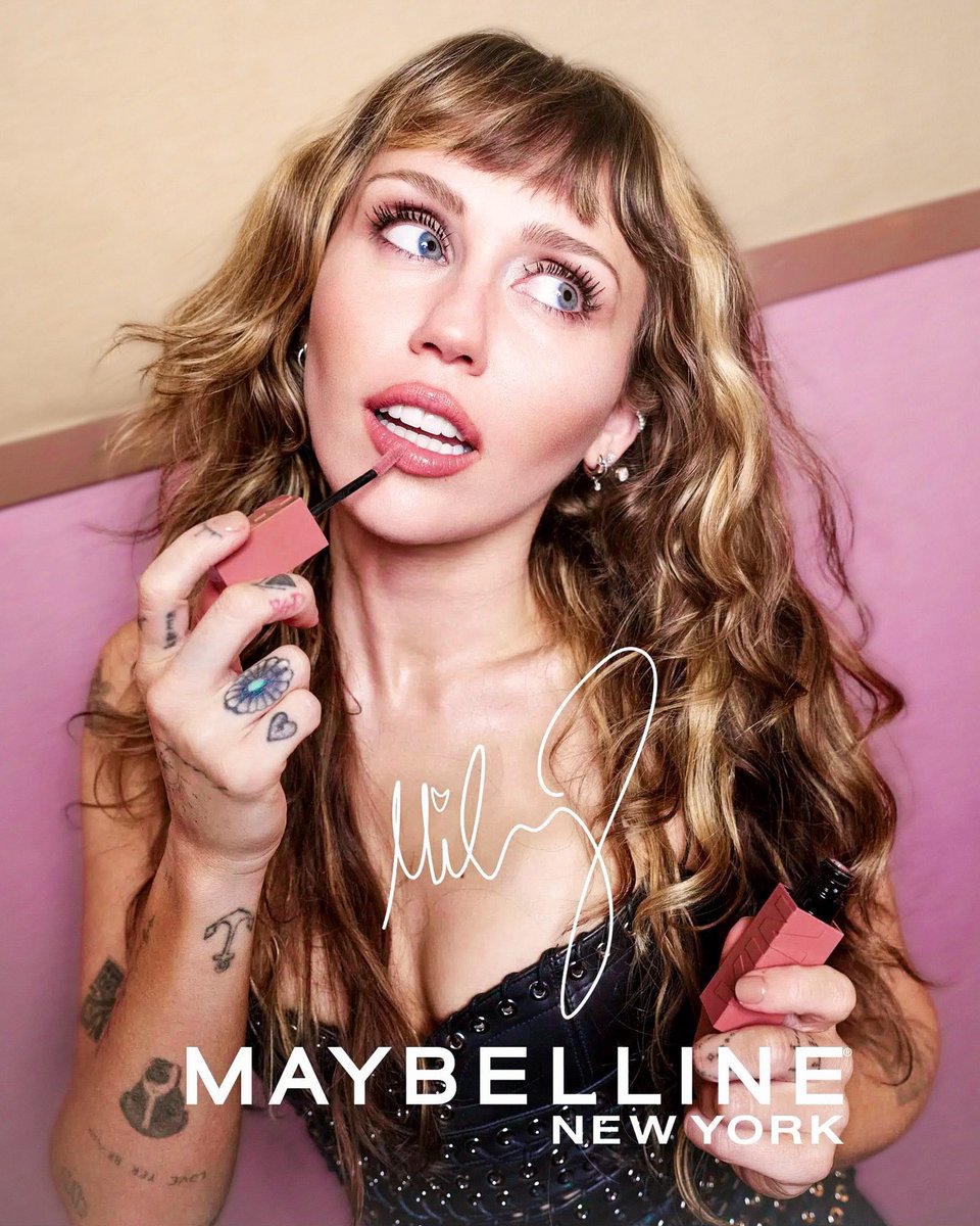 🚨 Primeira foto promocional de Miley Cyrus como nova embaixadora da Maybelline.