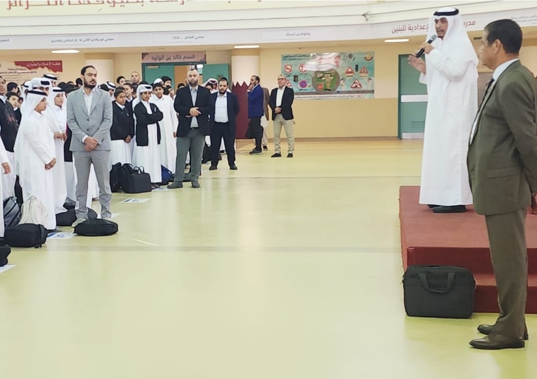 dohapschool's tweet image. كلمة مدير المدرسة الفاضل الأستاذ يوسف الهيدوس خلال الطابور الصباحي، والتي وجه فيها مجموعة من النصائح والإرشادات لطلاب المدرسة.
الأربعاء 2025/9/24