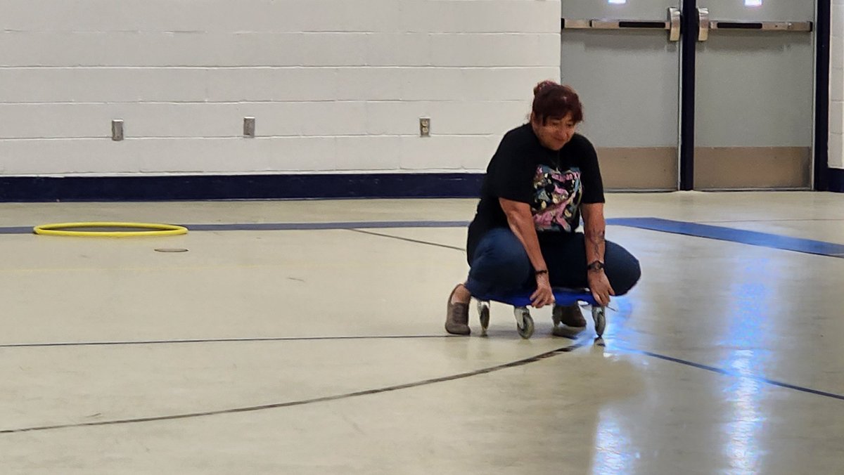 LLopezJr_CMS's tweet image. Last night, we held our first ever Anti-Bullying Parent Rally at The Ranch. Parents participated in games, won prizes, and guest speaker, former NFL player Jimmy McClain shared his inspirational story. #TeamSISD @WalterEClarkeMS @JEstrada_CMS @Cnunezcounselor