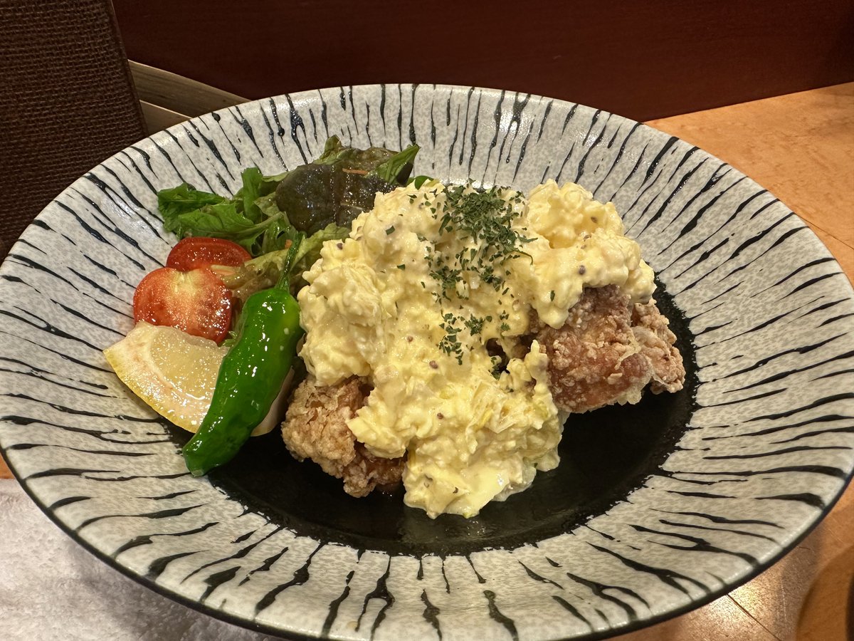 近所に美味しい
おでん屋みつけたよ🍢
ランニングしてたら
吸い込まれました🏃‍♀️🌪🌚
美味しい🤤
ちゃんと二人分に
切ってくれるの助かります⸜🫶⸝‍

毎日酒とおでん食べたいよ