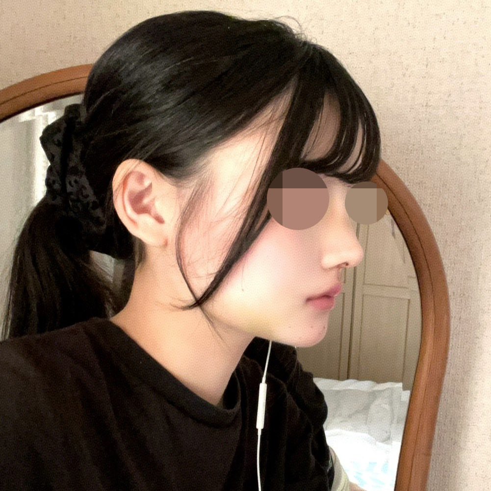 モ tweet media