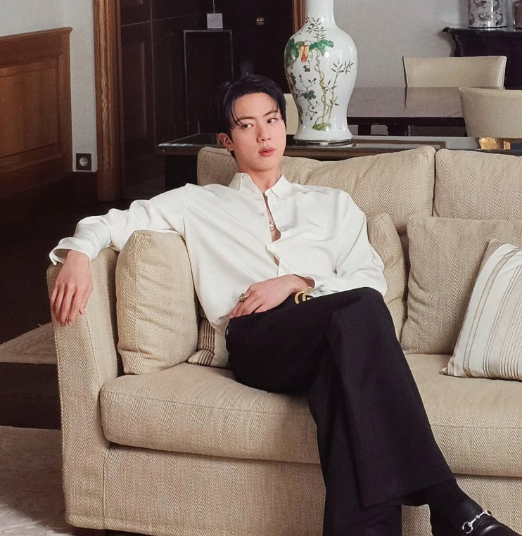 About Music tweet media