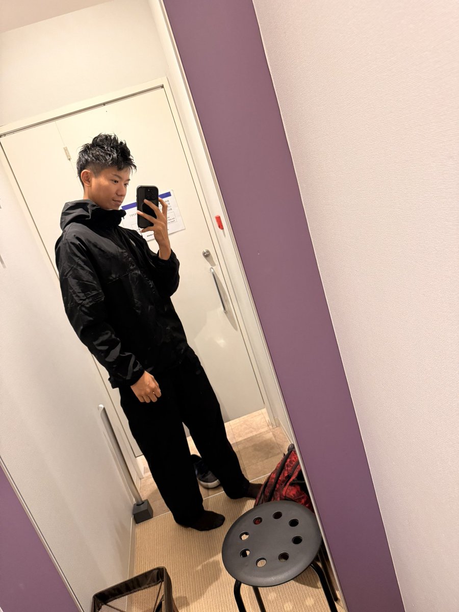 murachio's tweet image. 服着てるとまだまだ一般人
服の上からわかるくらいでかくなりたい