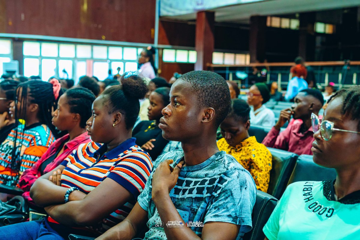 CreativeXComm's tweet image. Our first game session came with a twist! Groups picked random items &amp;amp; turned them into brands in minutes.

Big takeaway: as creatives, we are our own brand. Clarity + confidence = undeniable value.

#CreativeConference #BeninCreatives #TACN