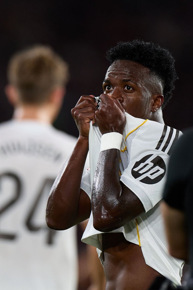 🚨 Vinícius Jr. this season: 

• 99th percentile for progressive carries
• 98th percentile for key passes
• 95th percentile for successful dribbles
• 95th percentile for assists
• 94th percentile for npxG+xA
• 92nd percentile for non-penalty goals

No player has more